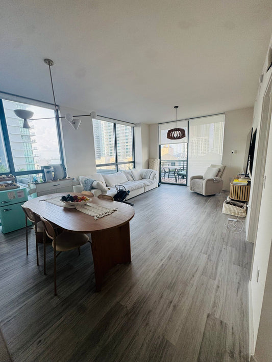 *5060**Stunning 3-Bedroom, 2.5-Bath Apartment in Edgewater - Main Image