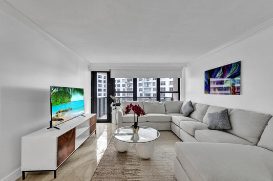 Cozy Ocean View Condo with beach service 1015