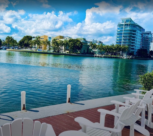 *5700**Escape to South Beach: Stylish Apartment with View & Prime Location - Main Image
