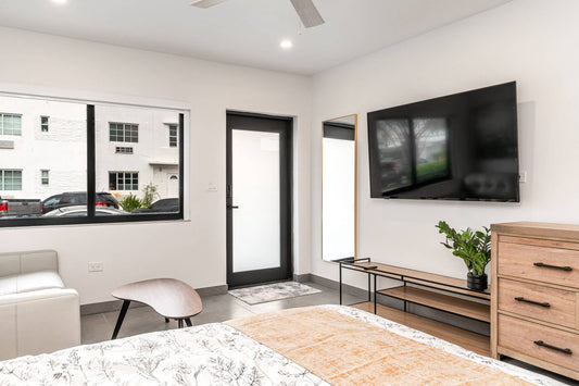 *9696**Modern Studio Apartment – Steps from the Beach in Miami Beach - Main Image