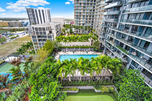 *3125**Luxury 2 Bed / 2 Bath in Midtown – Pool, Gym! - Main Image