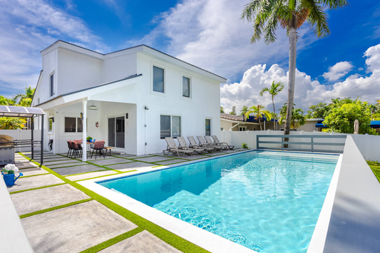 *7145**Luxury 5BR/3BA Villa Walk to Hollywood Beach - Main Image