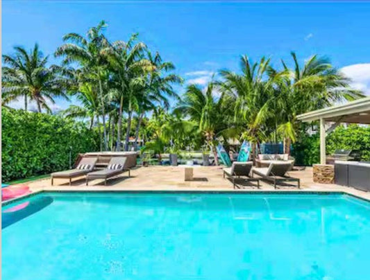 *4356** Waterfront Retreat Villa in Biscayne Point - Main Image