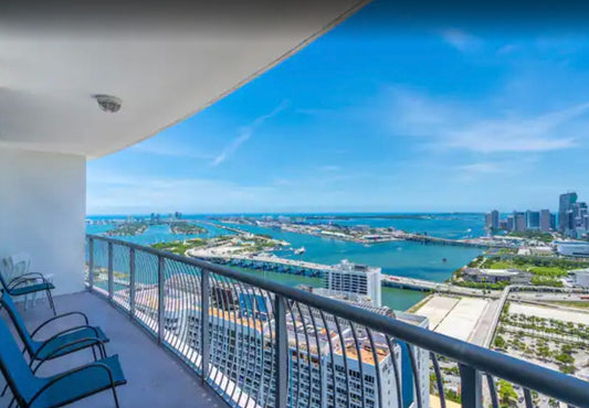 *3405**VRBO:Bayview 1BR at Opera Tower • Balcony + King Bed • Miami Skyline Views Airbnb: High-Floor Edgewater Wynwood - Main Image