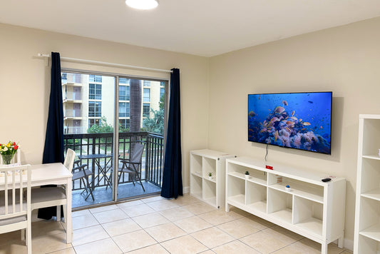 1BR Apt.  Sunny Isles Beach wifi and pool