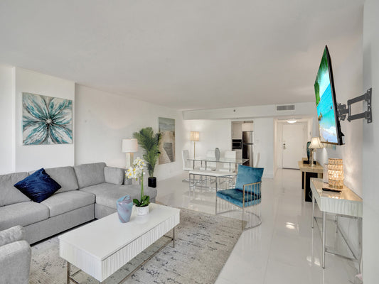Beautiful Beach Condo Beach Service 1020