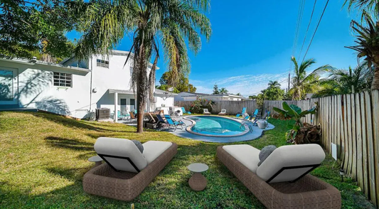 *8040**Pool Home 8* 6BR/2BA - Main Image