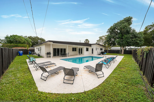 *8050**Pool Villa 2 - Main Image